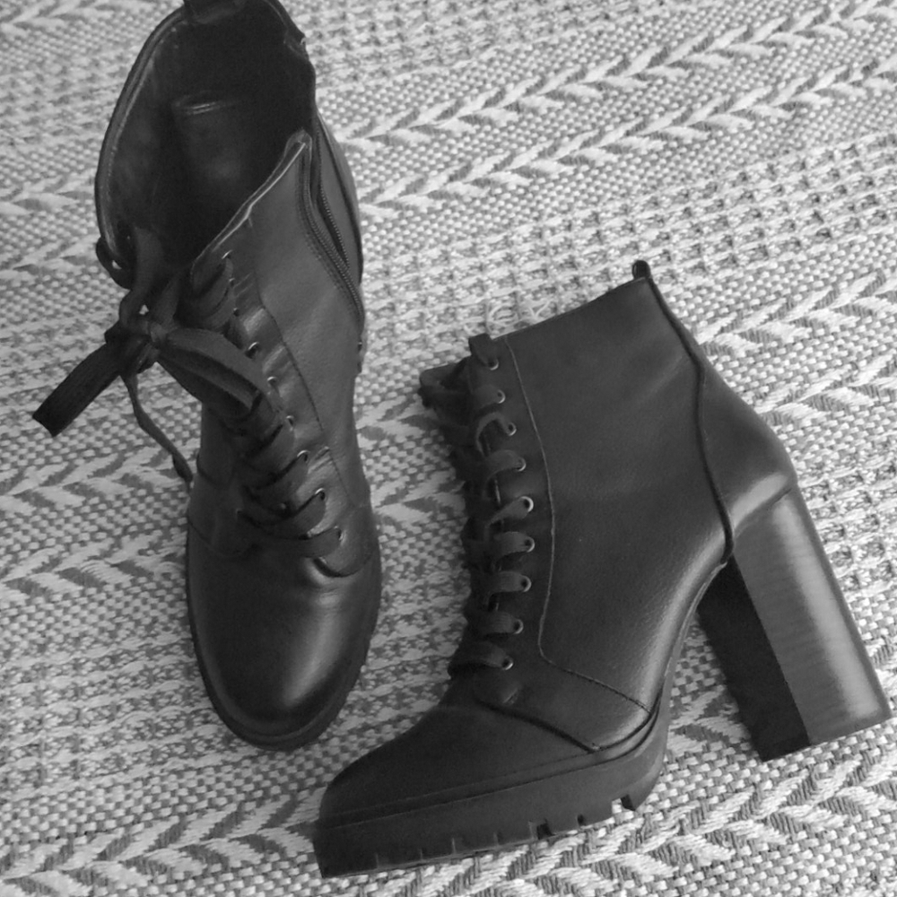 Botas